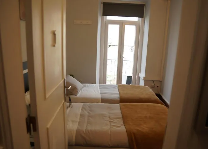 Δωμάτια σε οικογενειακή κατοικία Bisengototo Lisboa